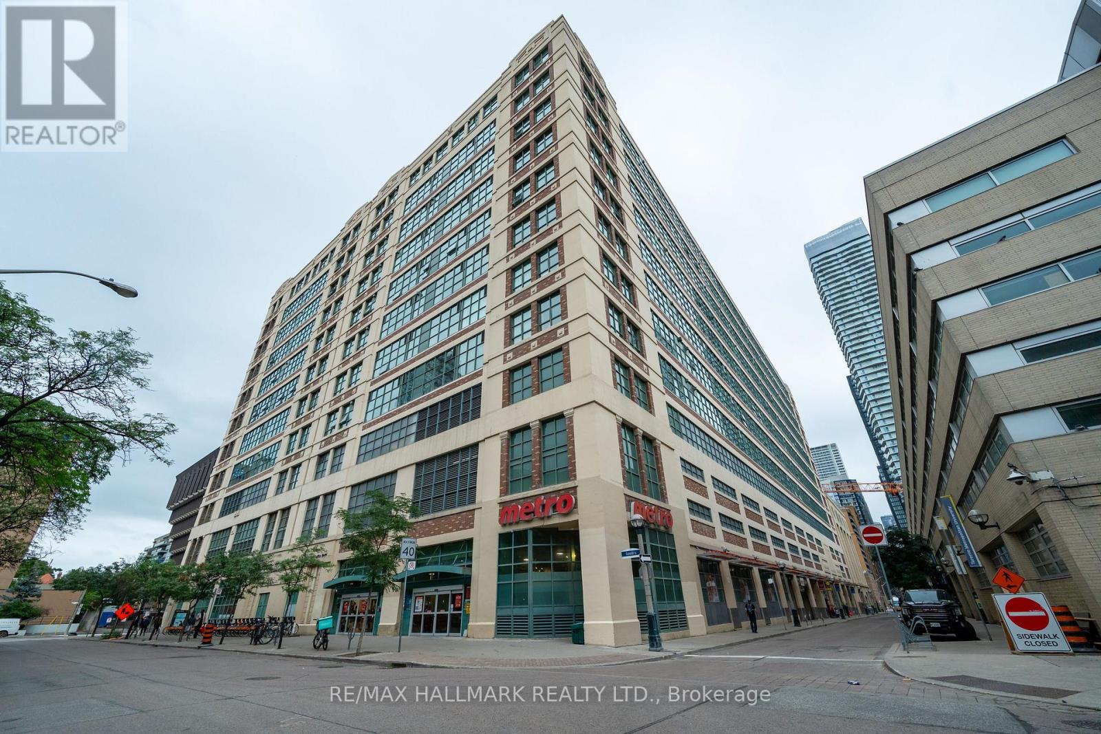 552 - 155 DALHOUSIE STREET