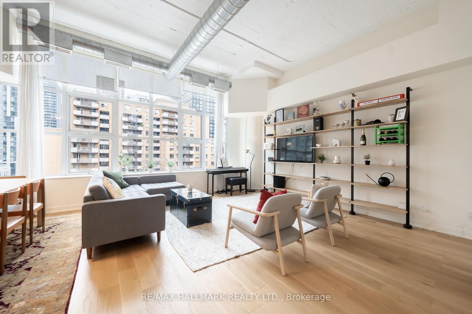 552 - 155 DALHOUSIE STREET