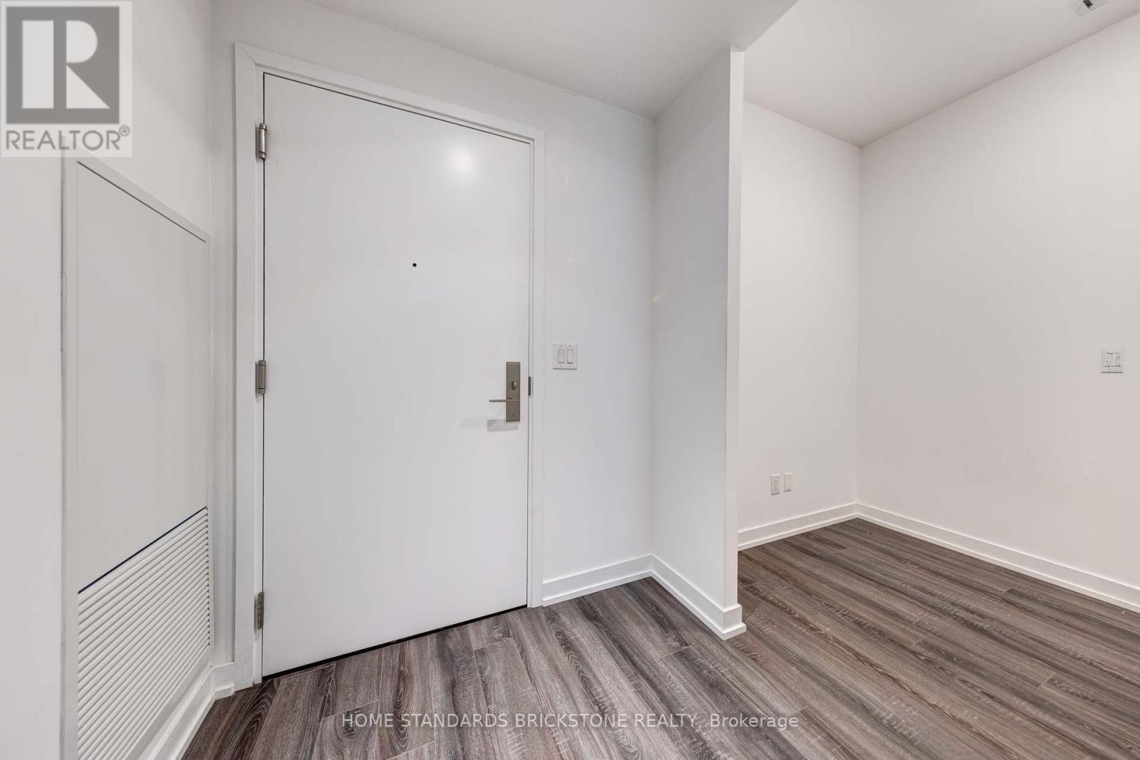 510 - 20 EDWARD STREET