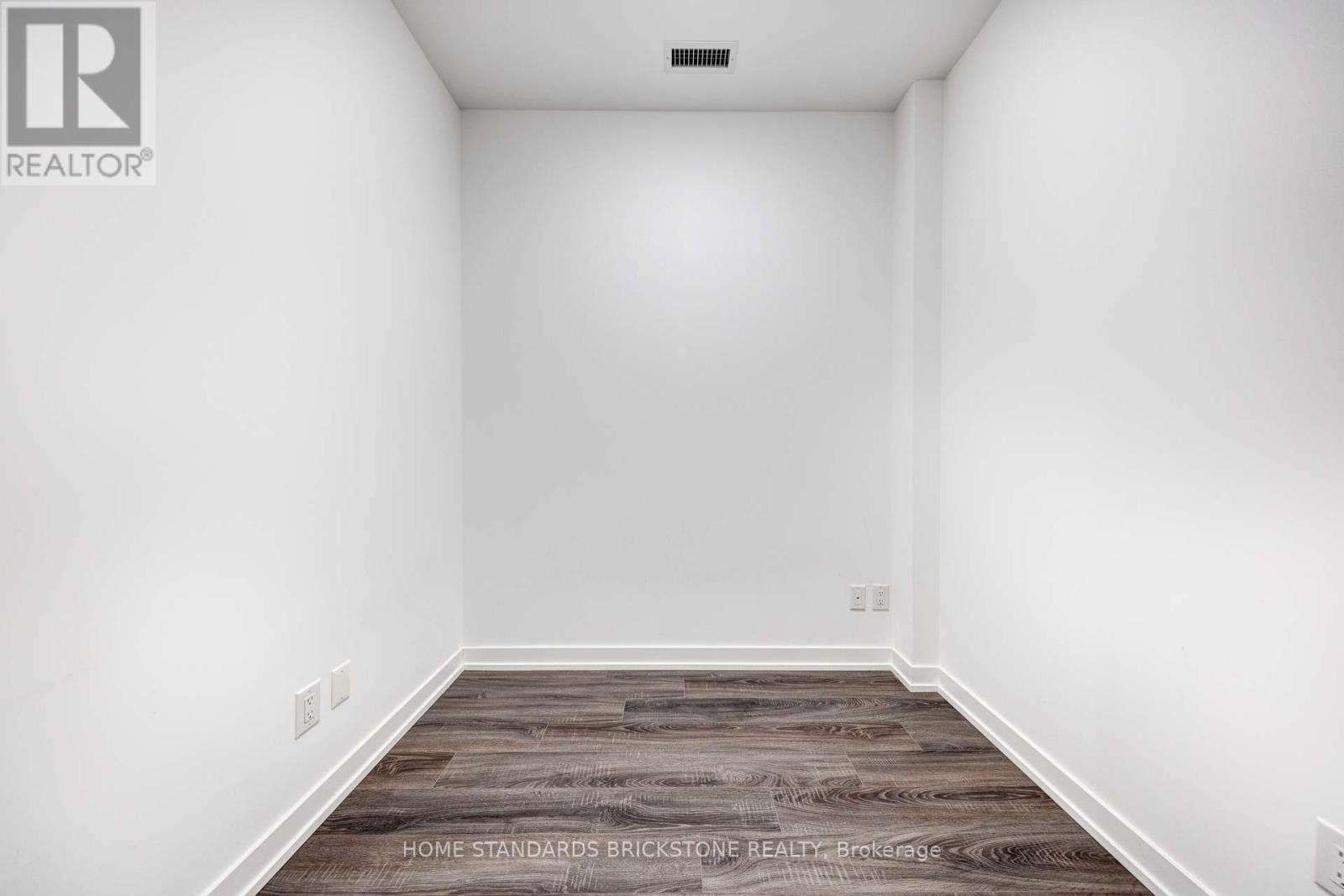 510 - 20 EDWARD STREET