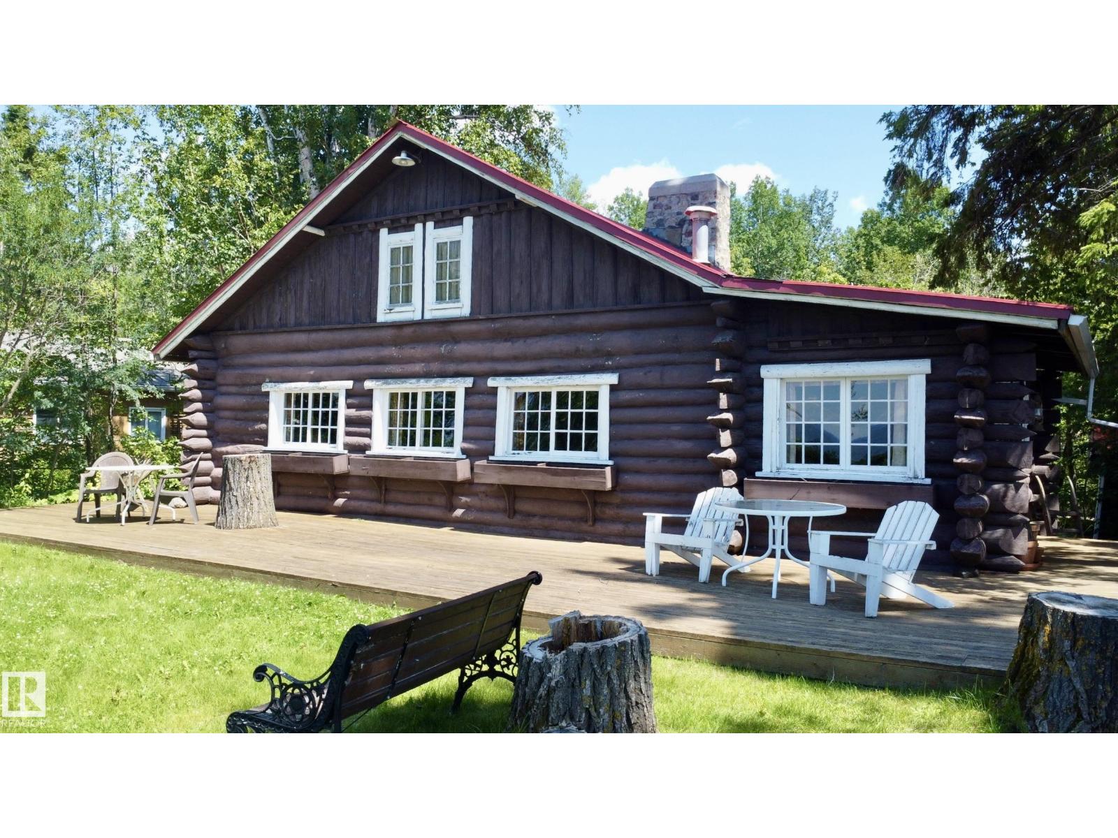 4 Gibbons AV