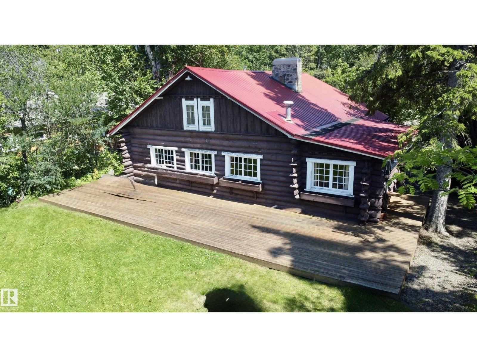 4 Gibbons AV