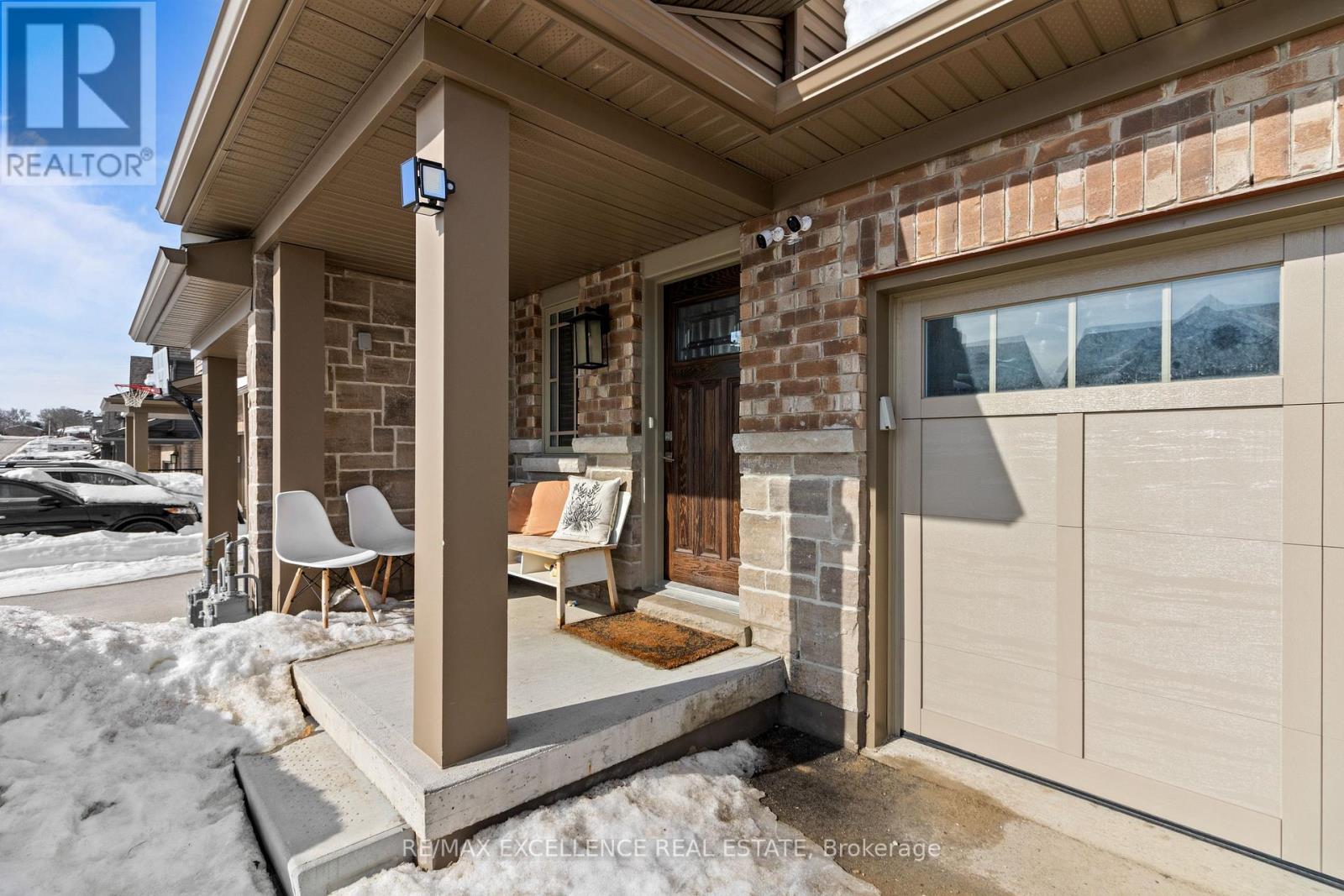 160 STONEBROOK WAY W