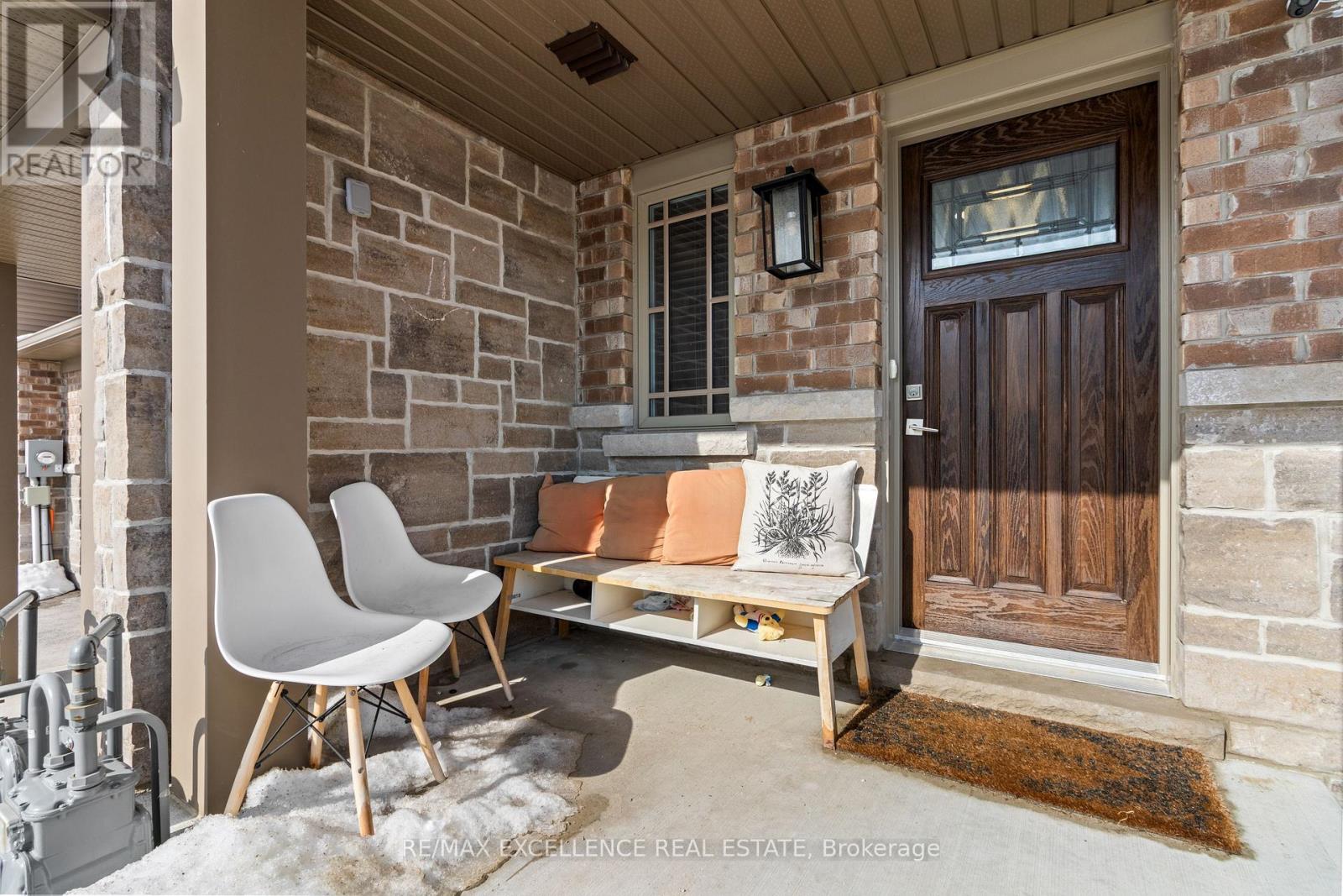 160 STONEBROOK WAY W