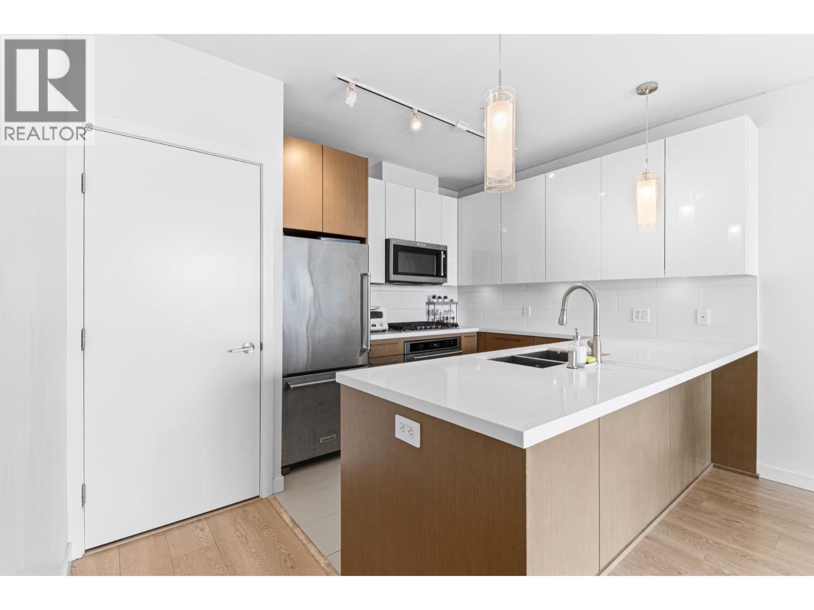 1012 271 FRANCIS WAY