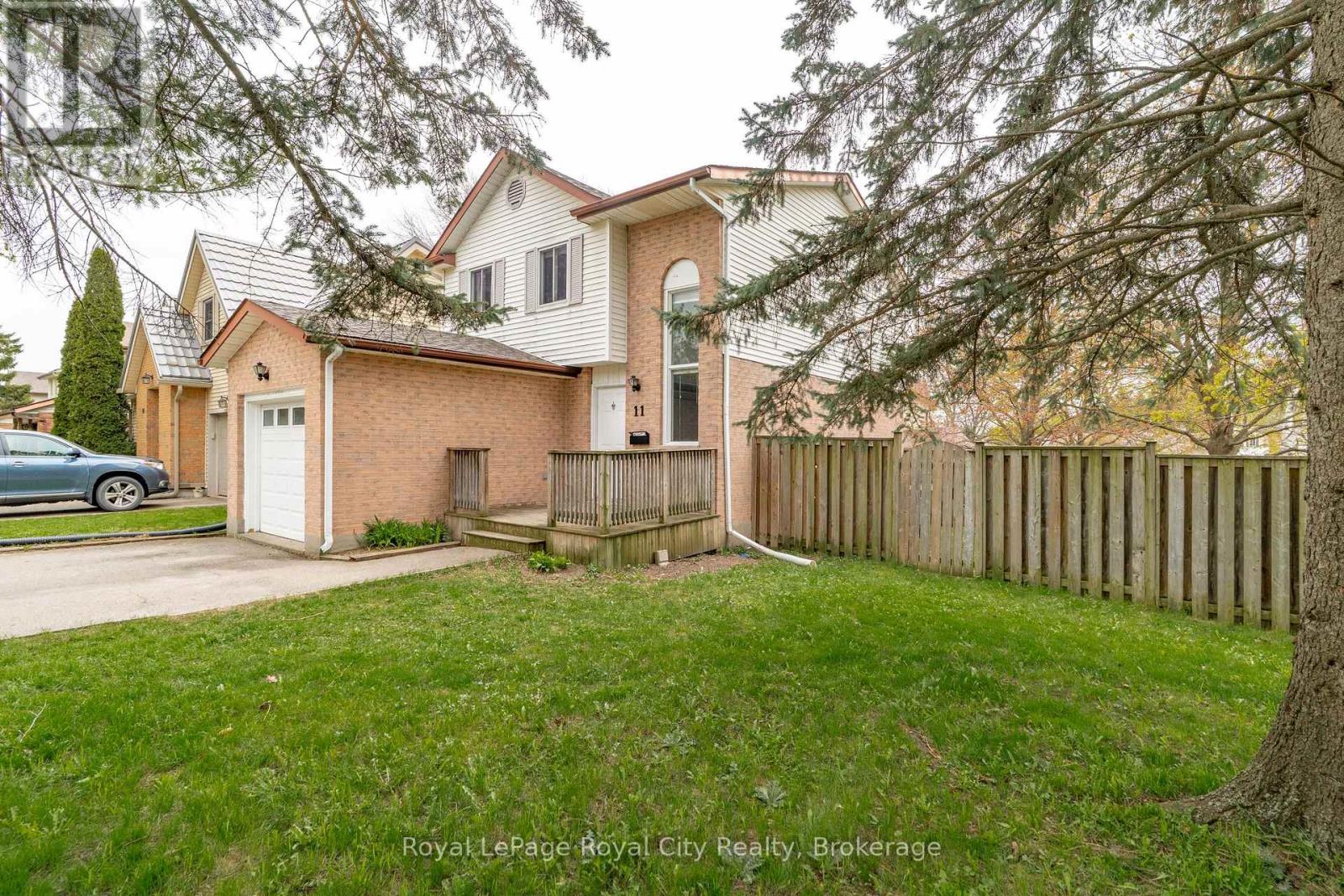 11 SAGEWOOD PLACE
