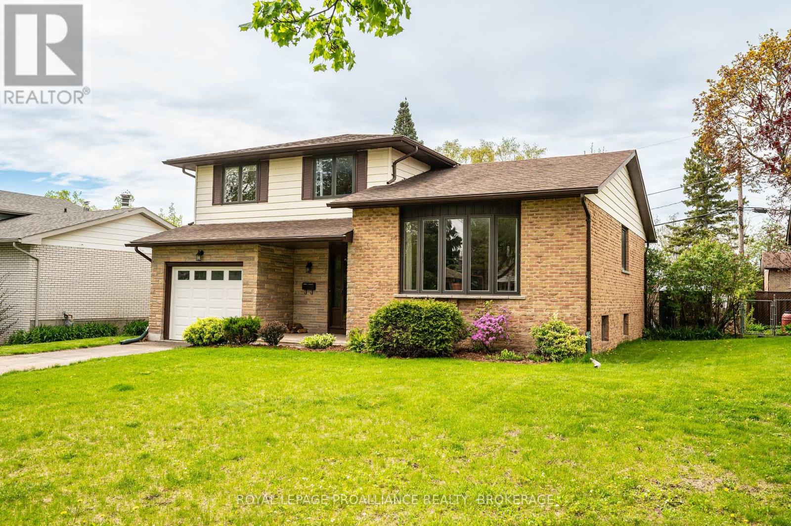 867 BERWICK PLACE