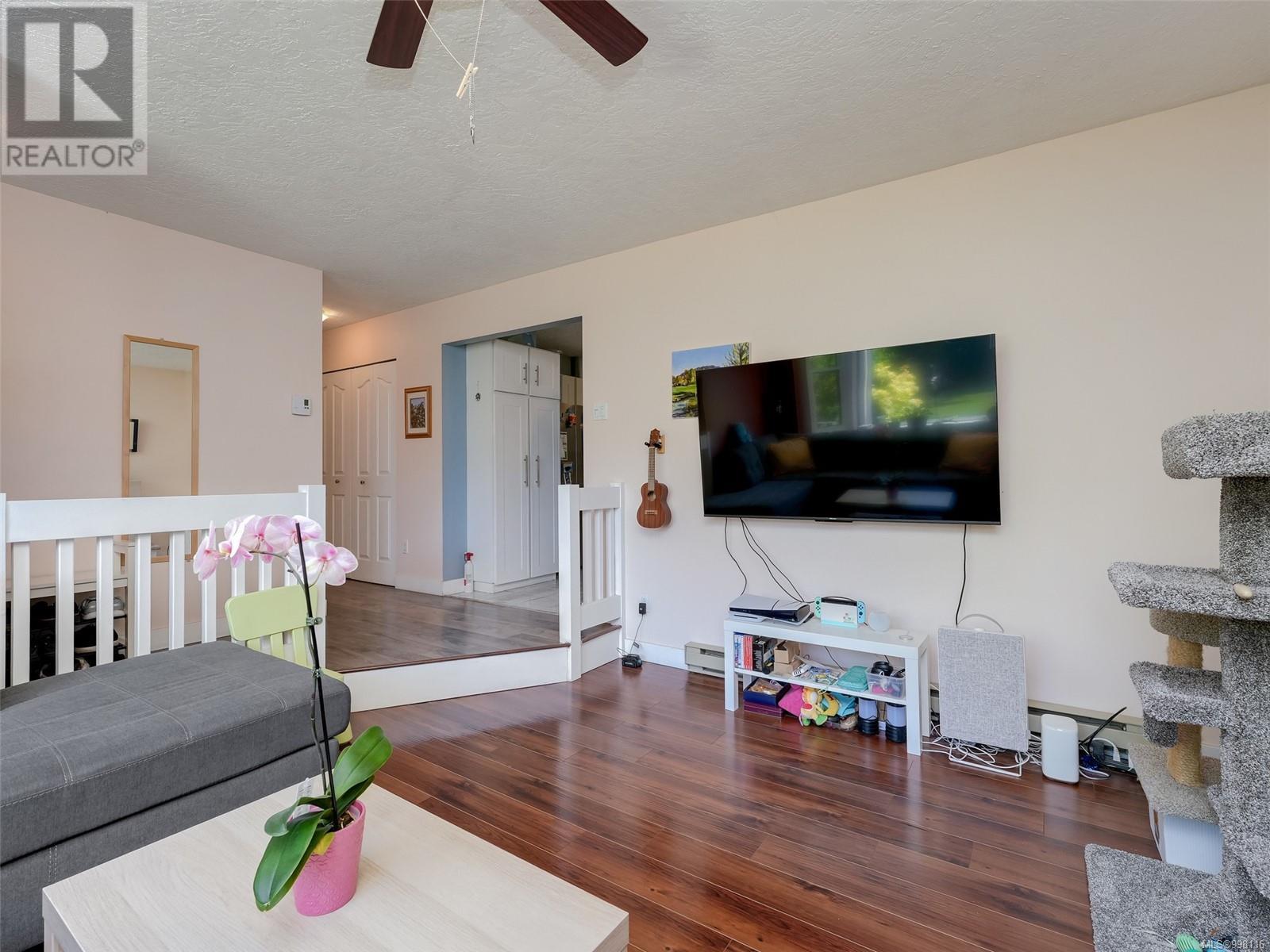 3343 Brenda Lane