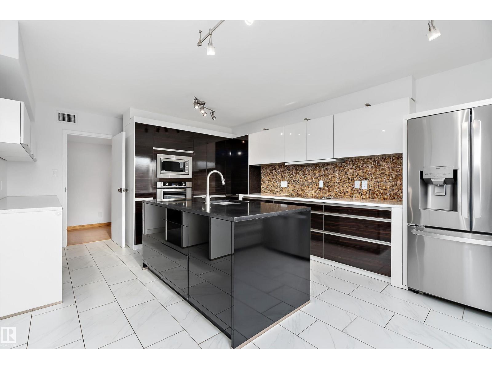 #203 9929 SASKATCHEWAN DR NW