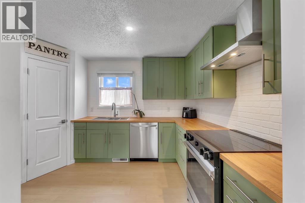 74 Eldorado Road SE