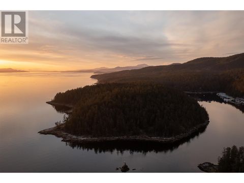Lot A-B TURNAGAIN ISLAND Halfmoon Bay BC V7Z1B7