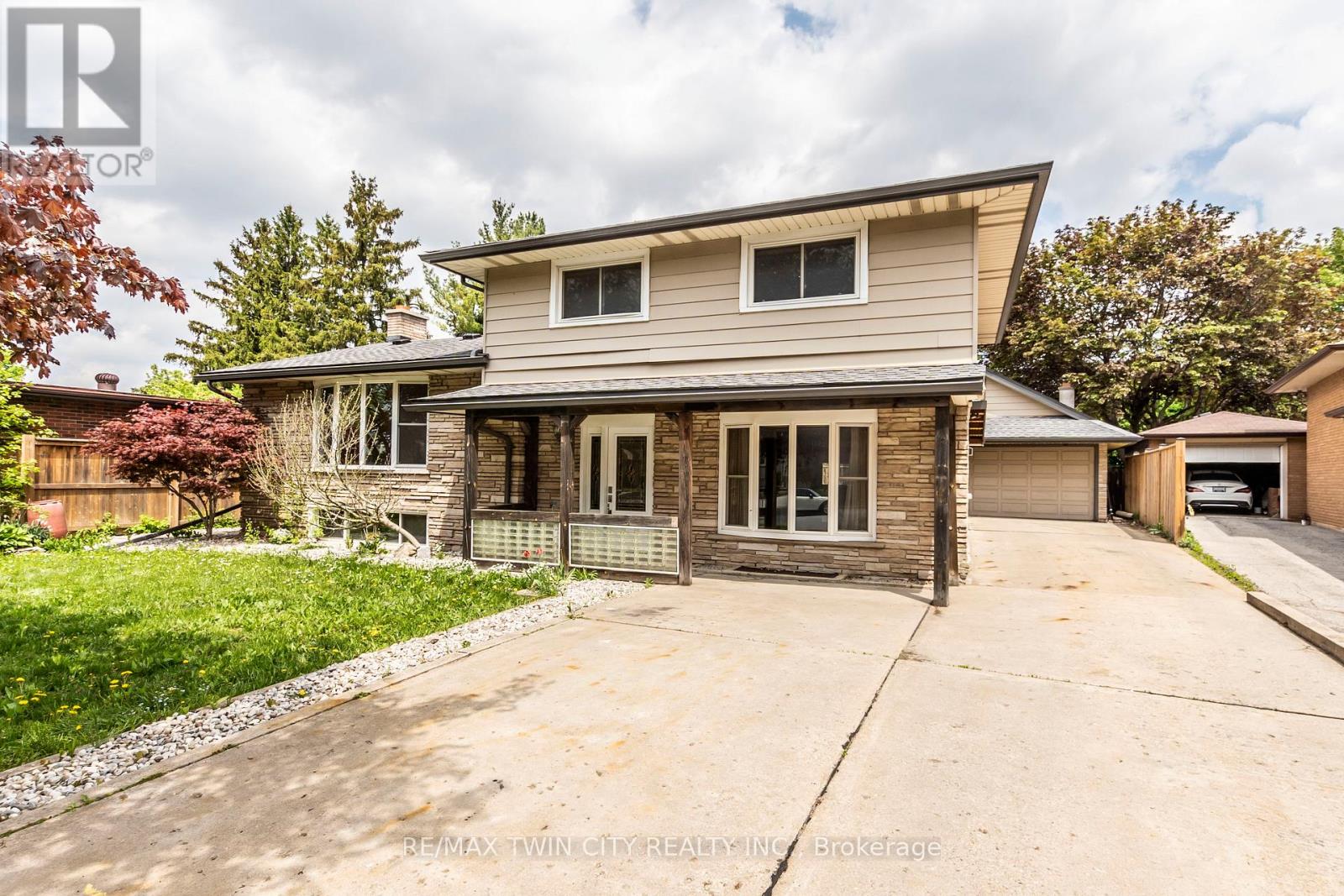 413 CARSON DRIVE