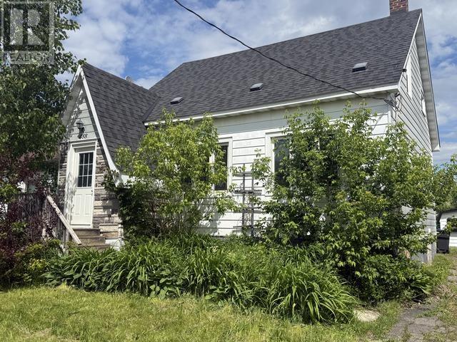Photo 1 of 18 — 488 Morin ST, Sault Ste. Marie, ON P6C3E9