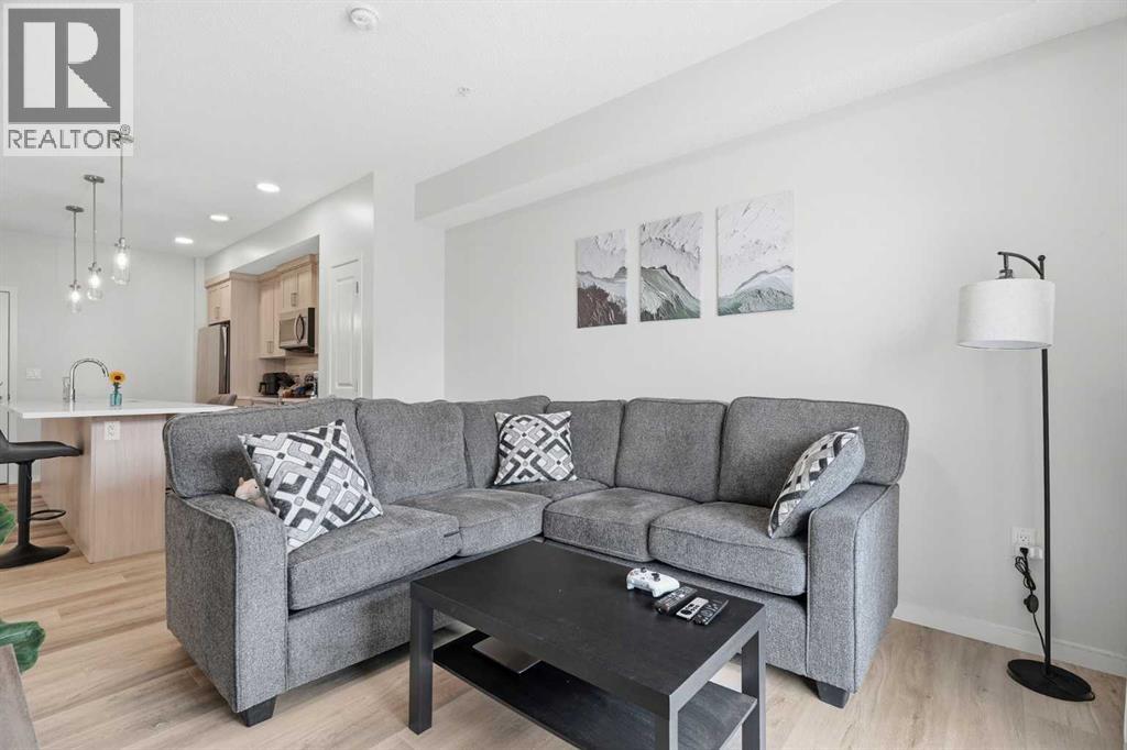 3207, 33 Carringham Gate NW