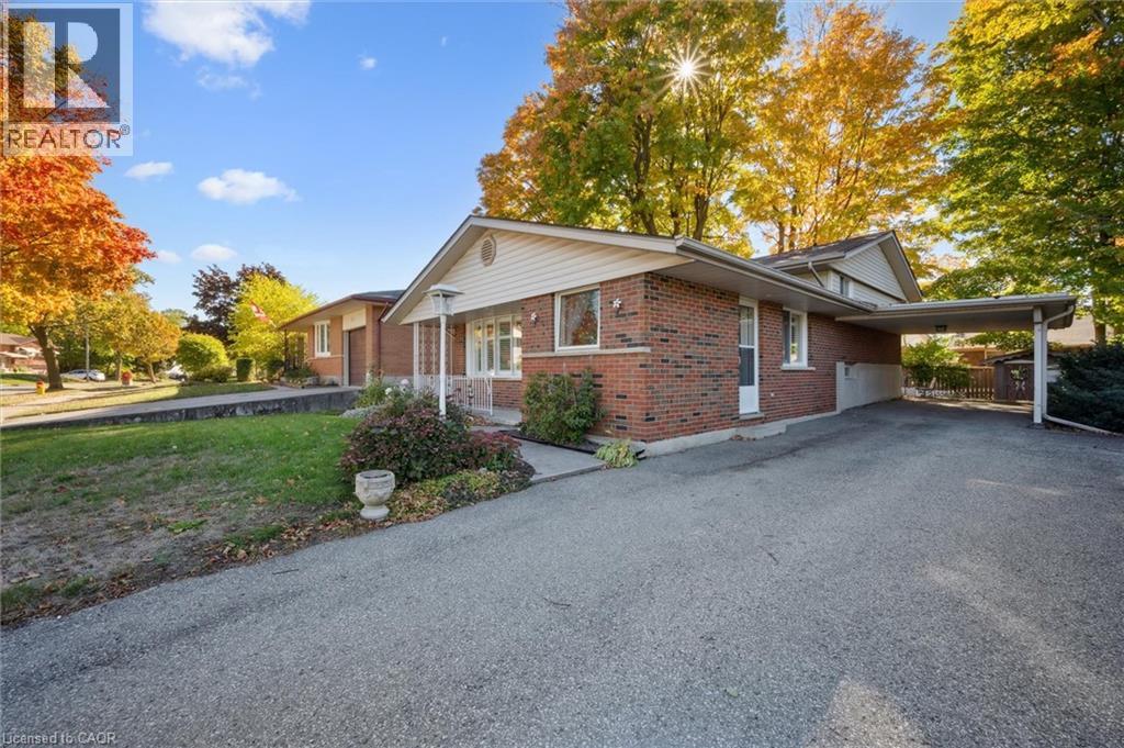 207 LAURENTIAN Drive