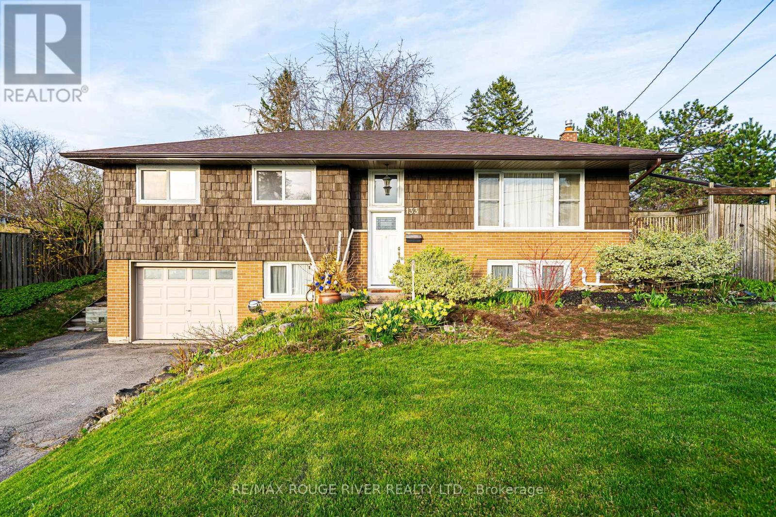 133 ELIZABETH CRESCENT