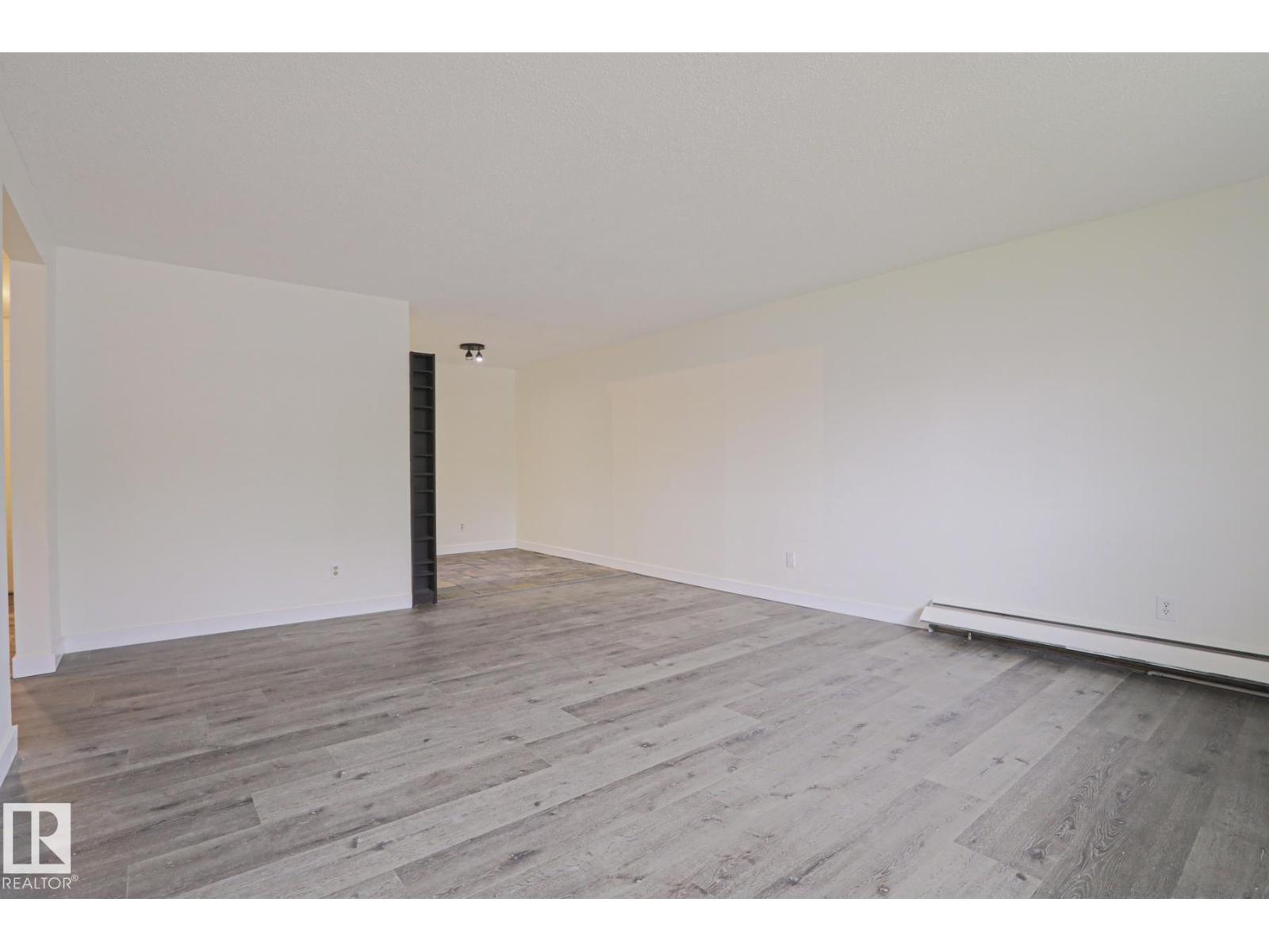 #205 14903 92 AV NW NW