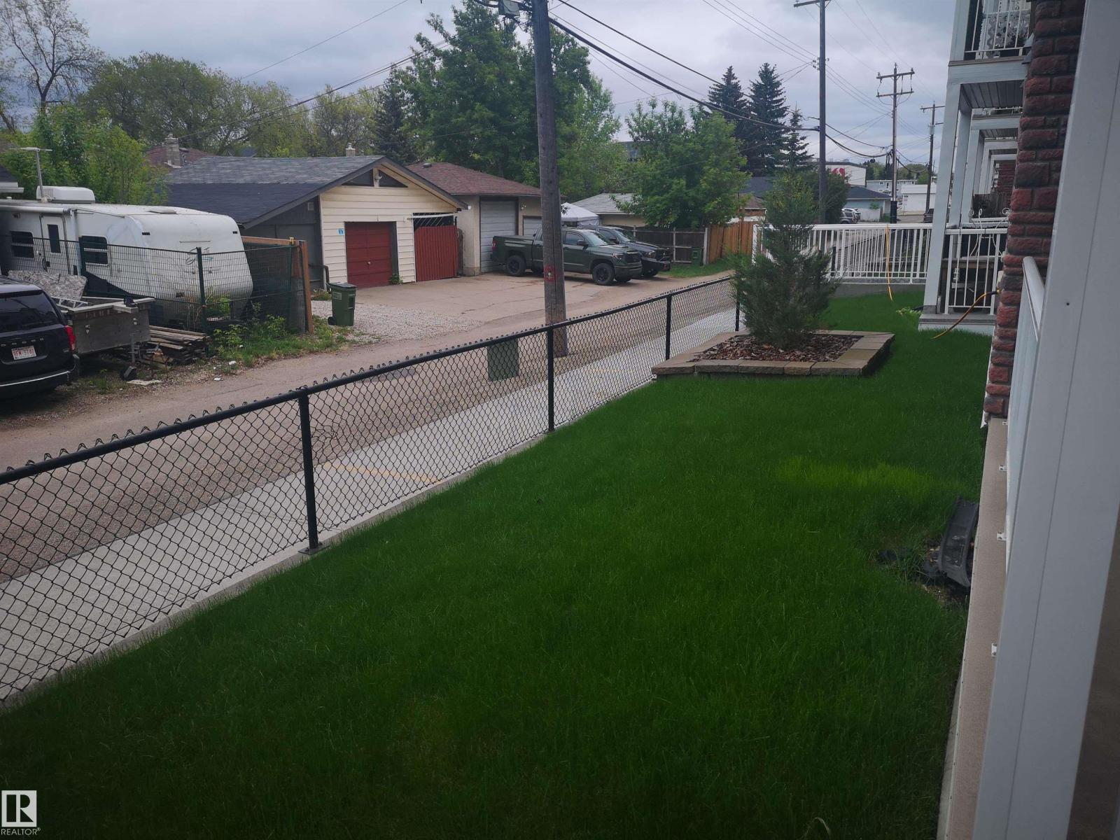 #218 8528 82 AV NW NW