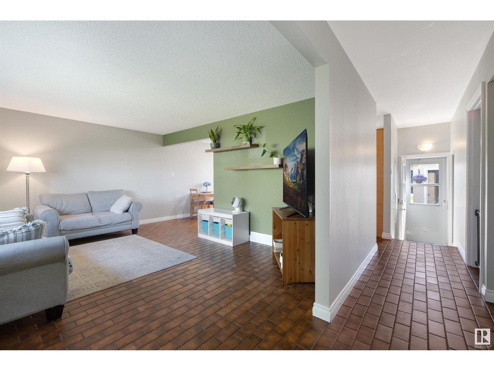 13215 72 ST NW