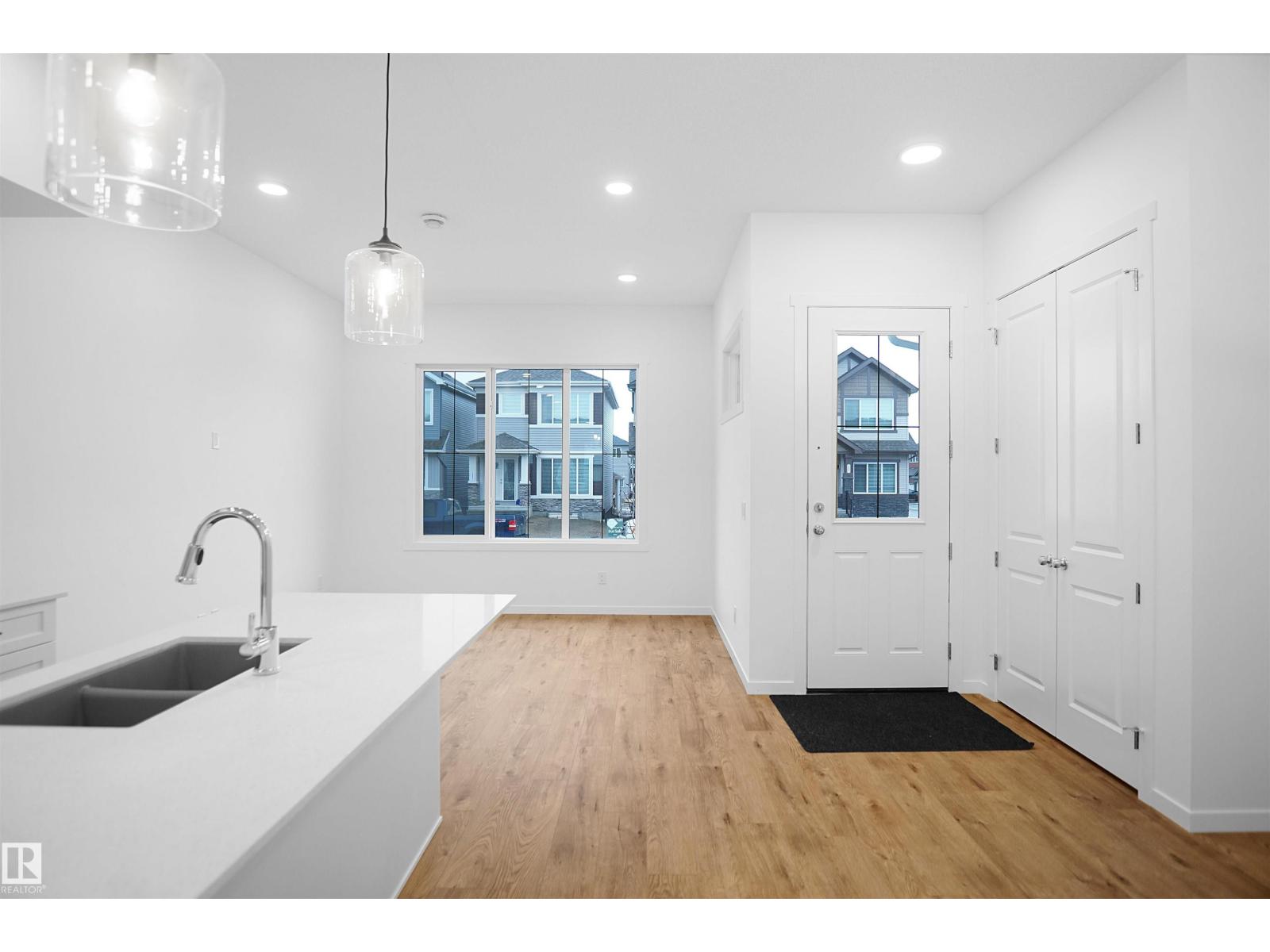 20605 42 AV NW