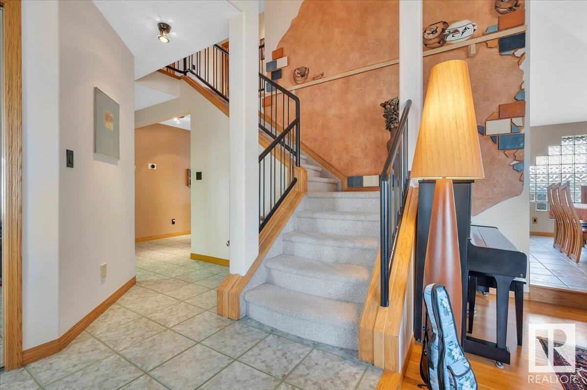 19 RHATIGAN EAST RD NW