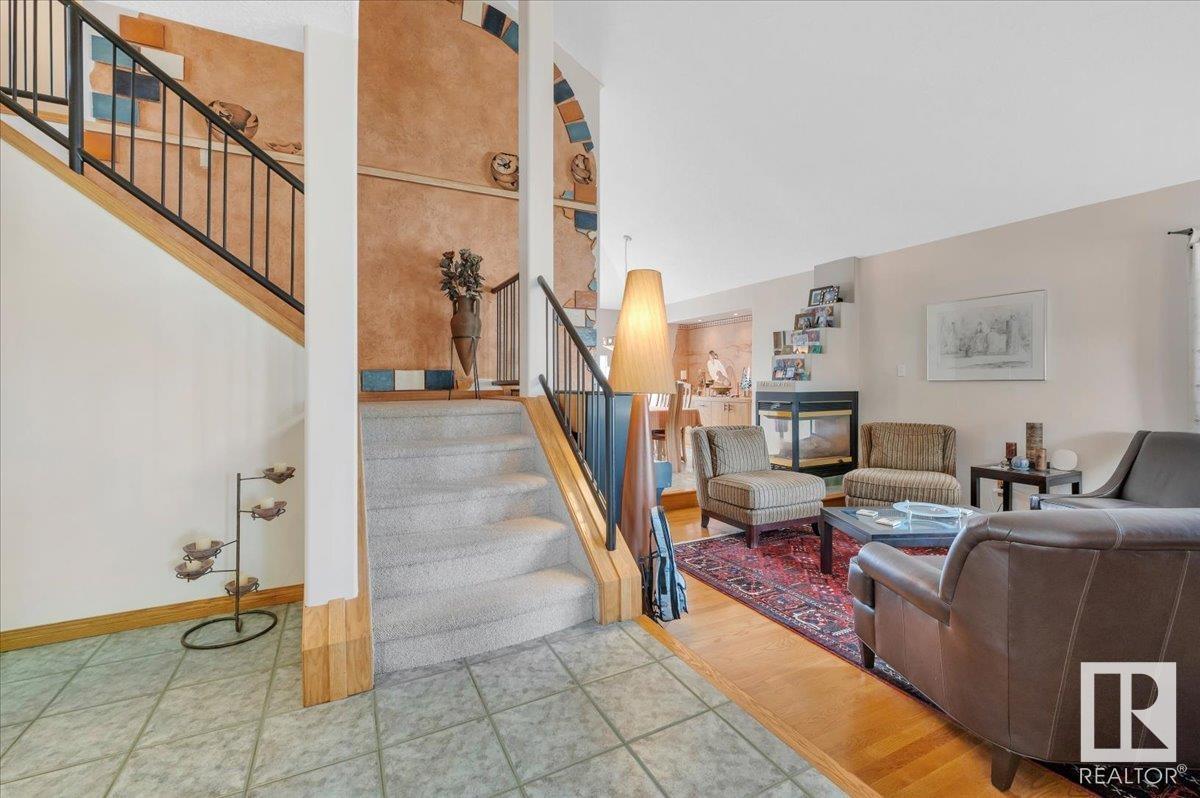 19 RHATIGAN EAST RD NW
