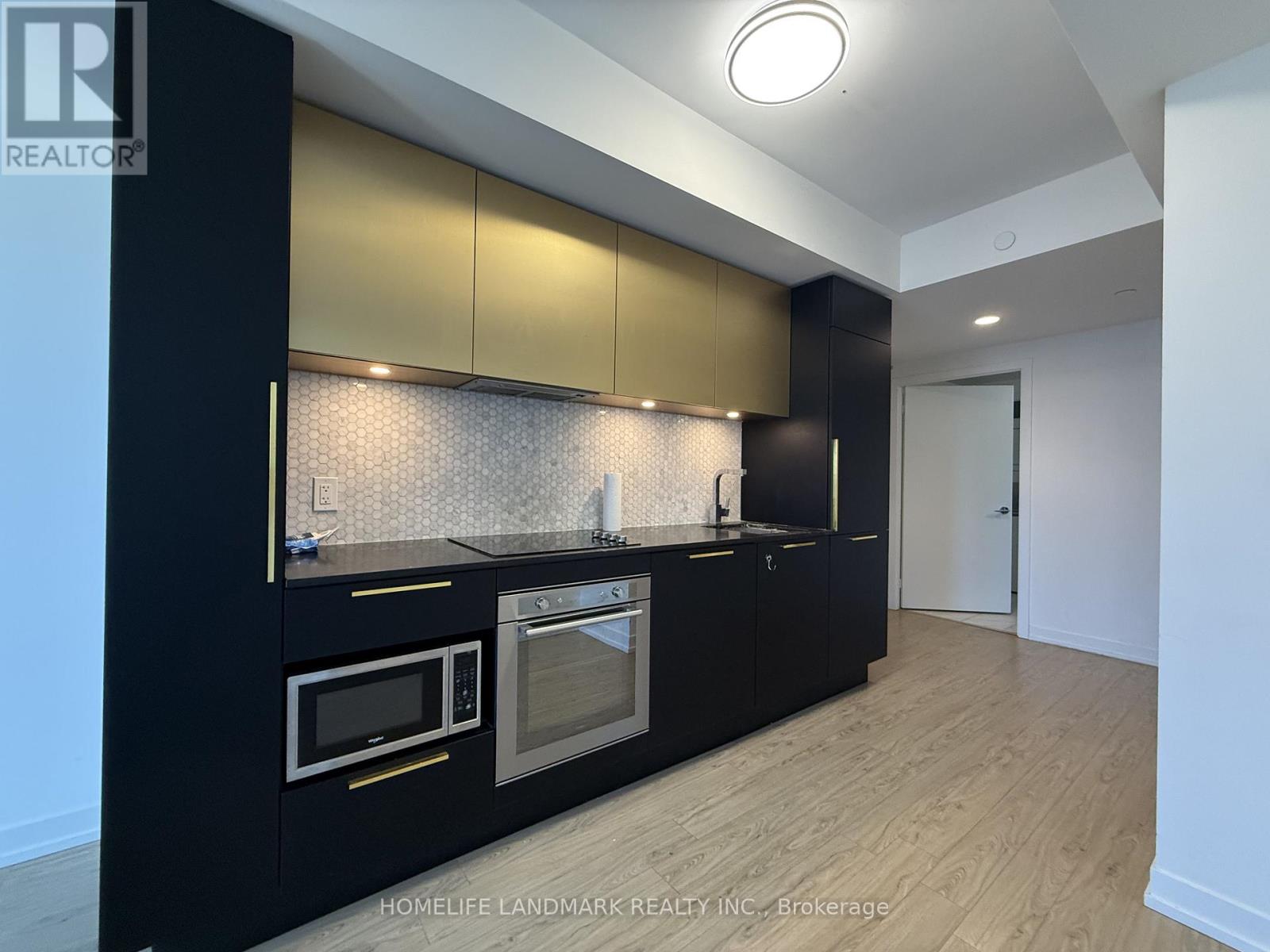 3705 - 85 WOOD STREET