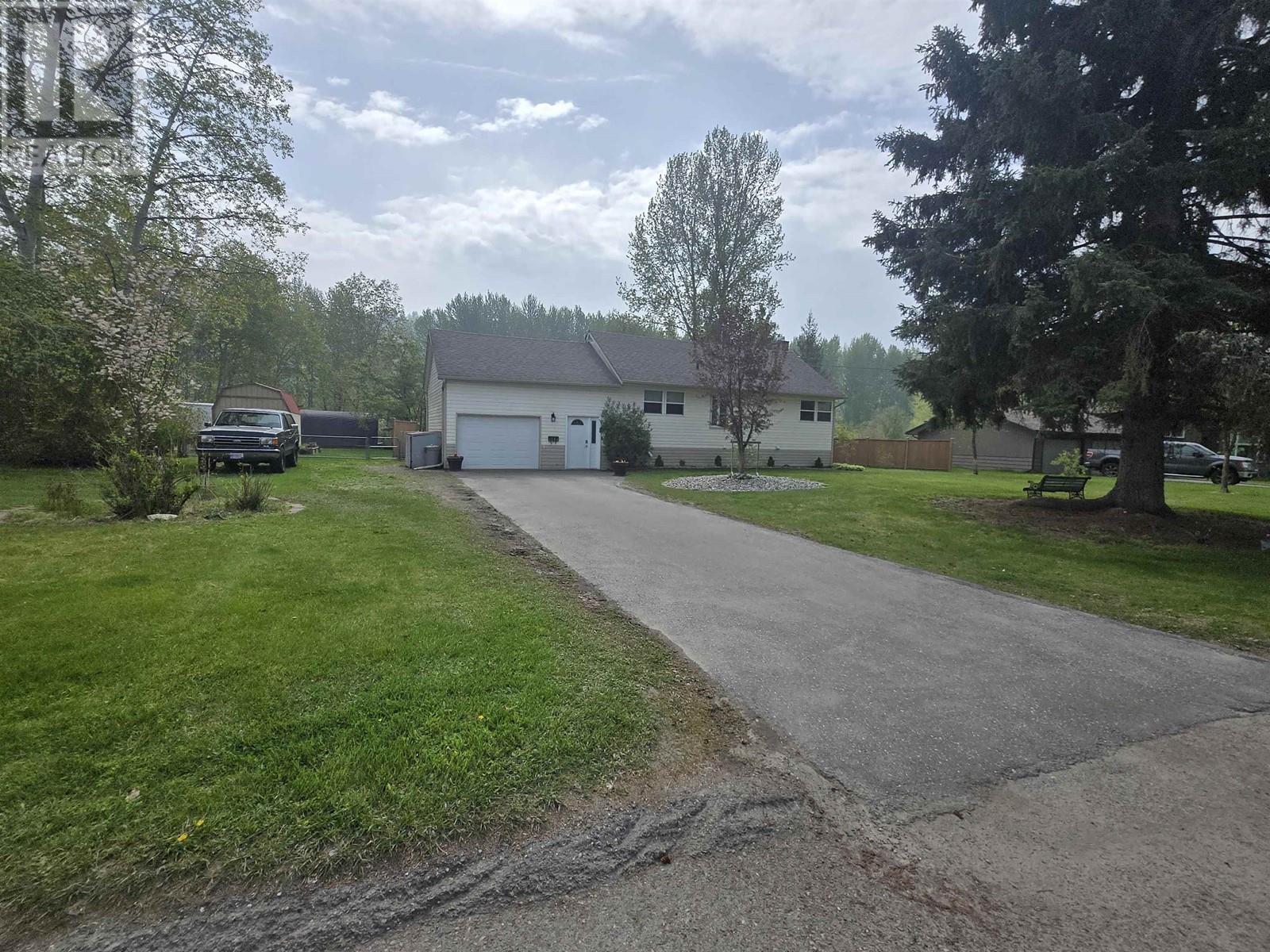 1384 MOFFAT AVENUE