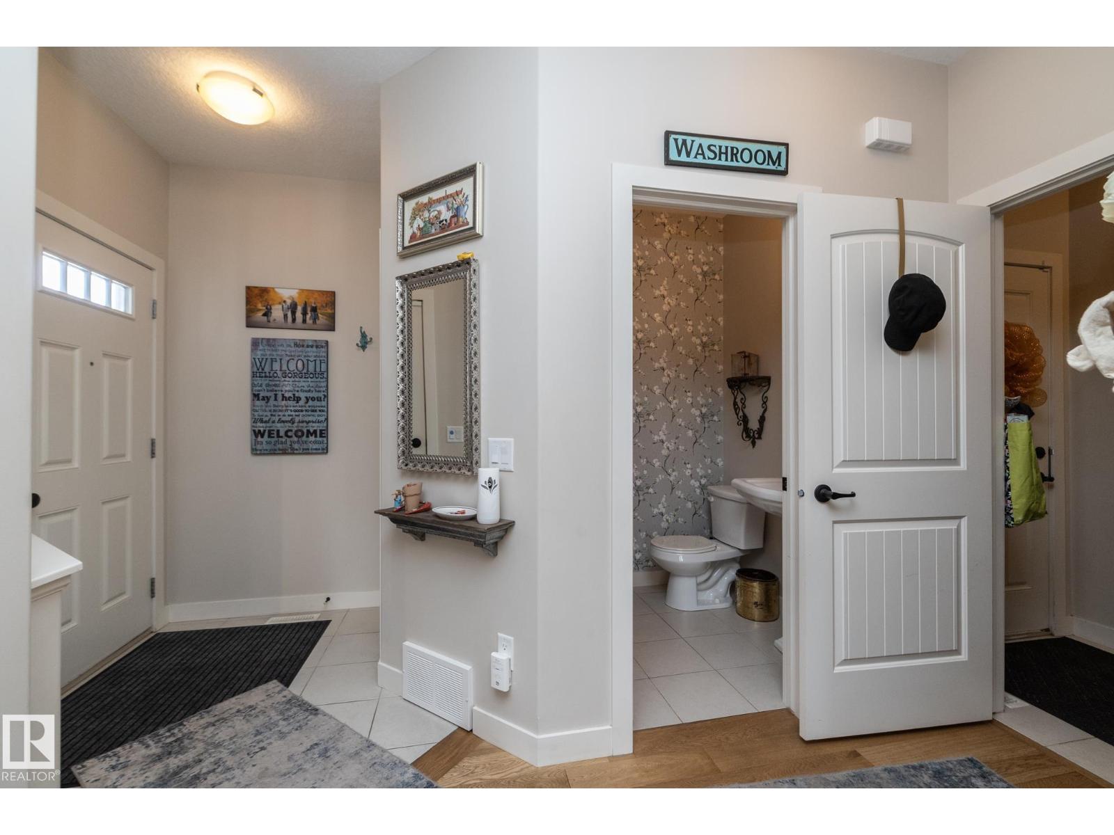 5315 17 AV SW