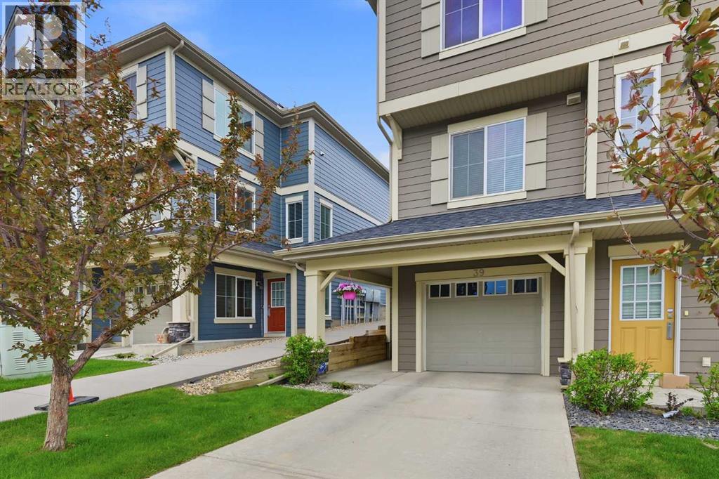 Photo 1 of 29 — 39 Kinlea Common NW, Calgary, AB T3R0S2