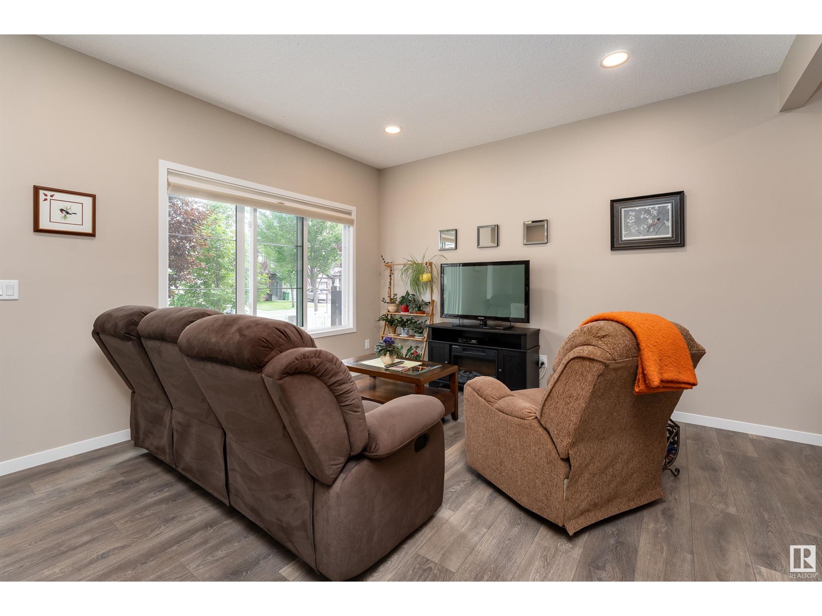 180 SANTANA CR