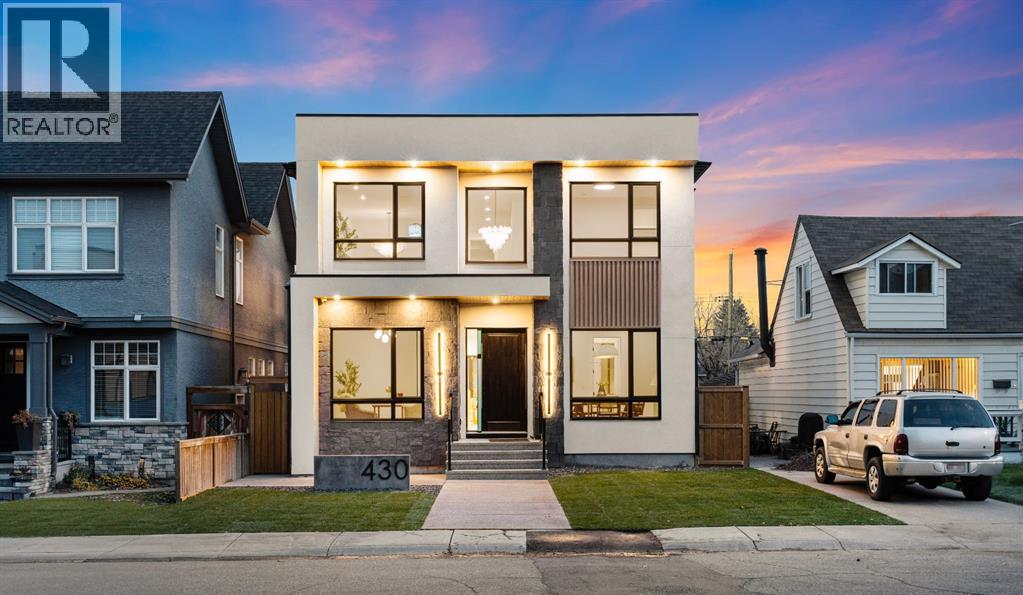430 21 Avenue NE