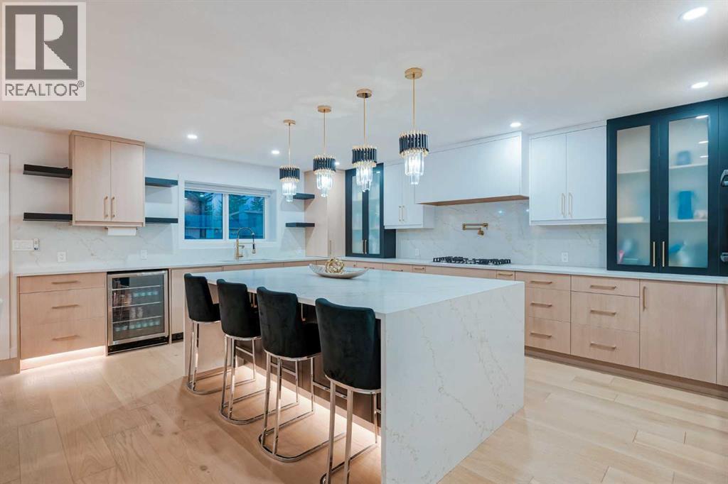 4239 Vauxhall Crescent NW