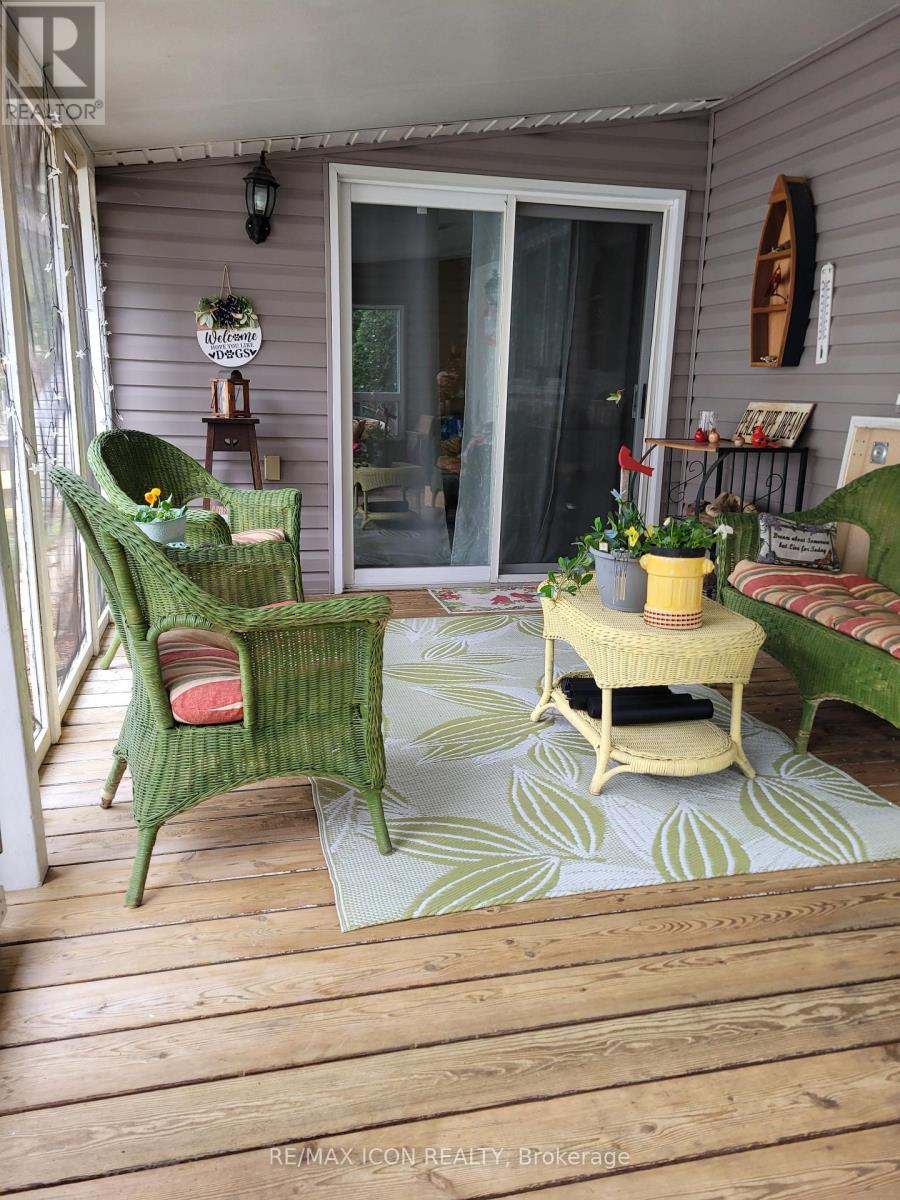 35 - 9839 LAKESHORE ROAD