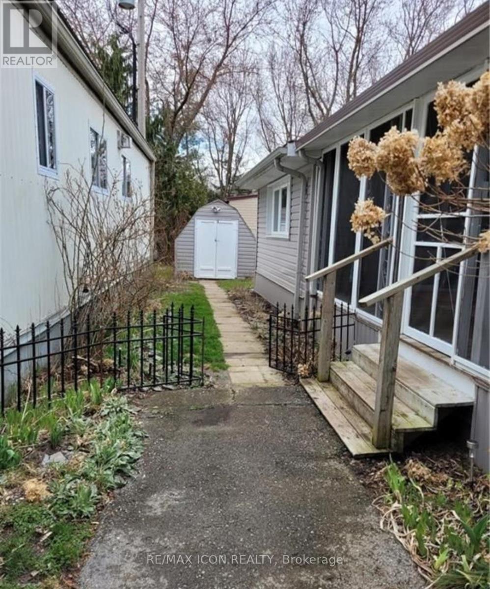 35 - 9839 LAKESHORE ROAD