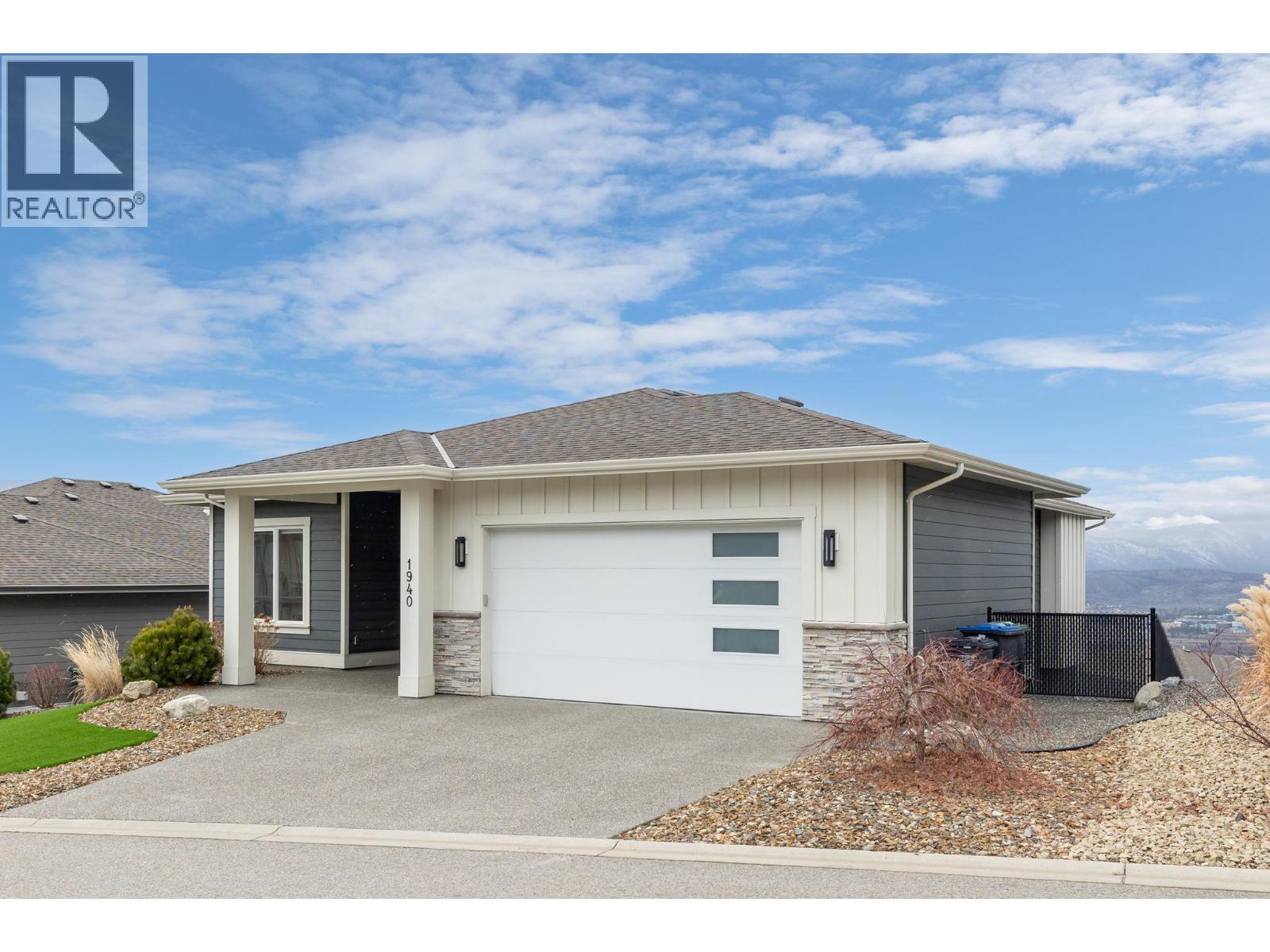 1940 Foxtail Terrace