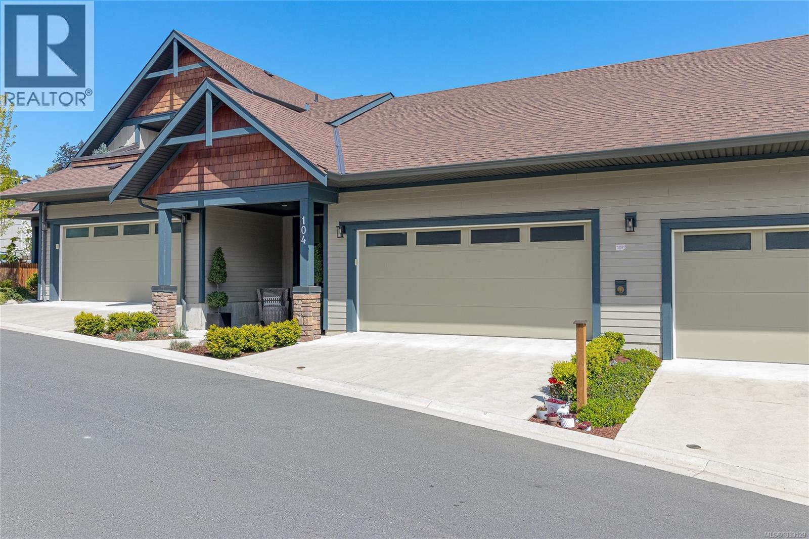 104 467 Royal Bay Dr