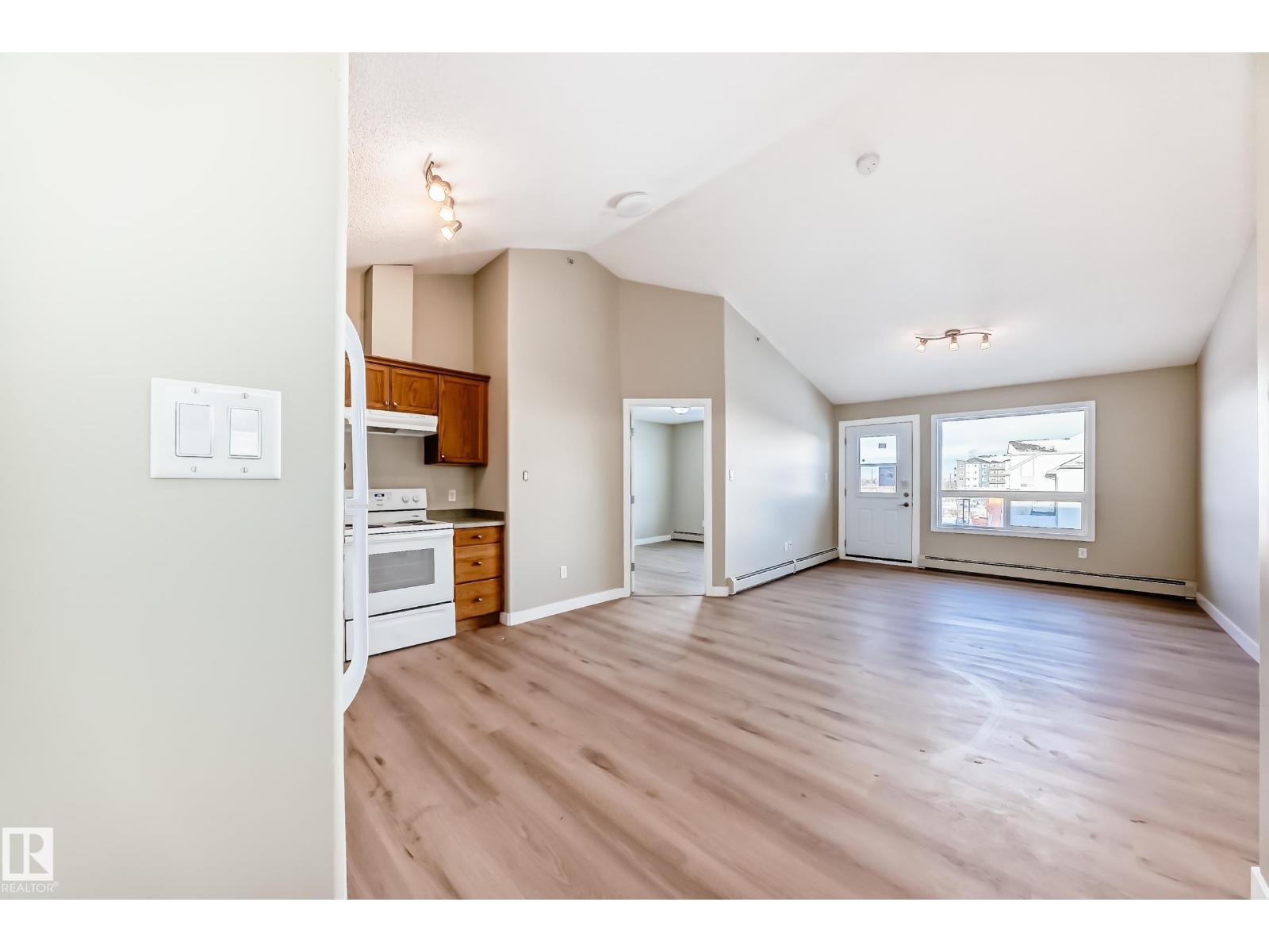 #2422 320 CLAREVIEW STATION DR NW NW