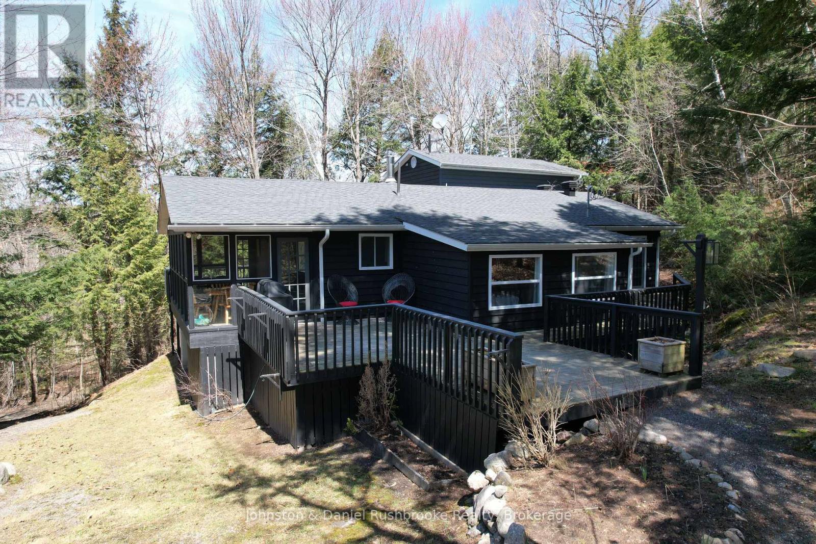 26 WOODLAND DRIVE