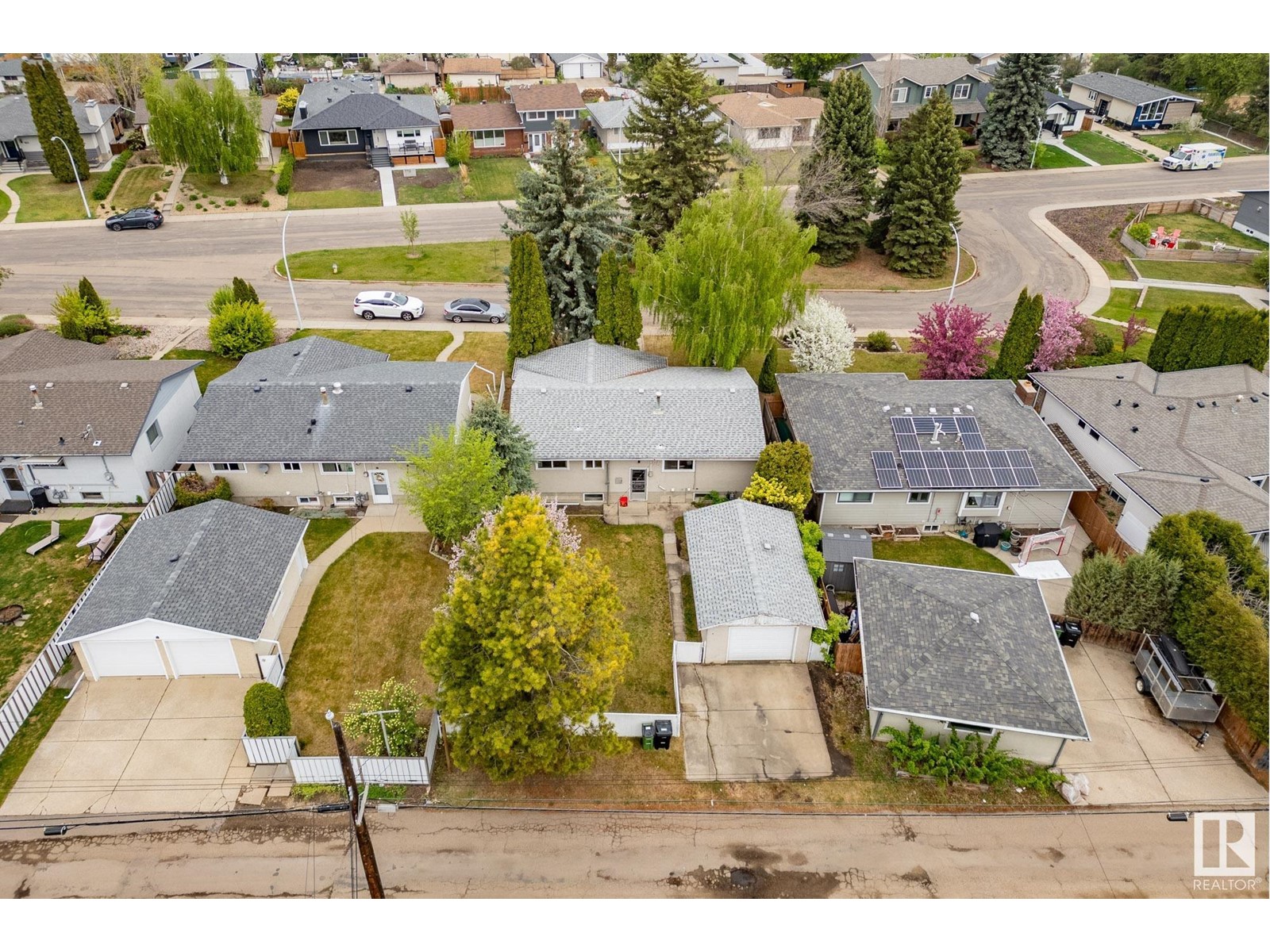 7711 106A AV NW