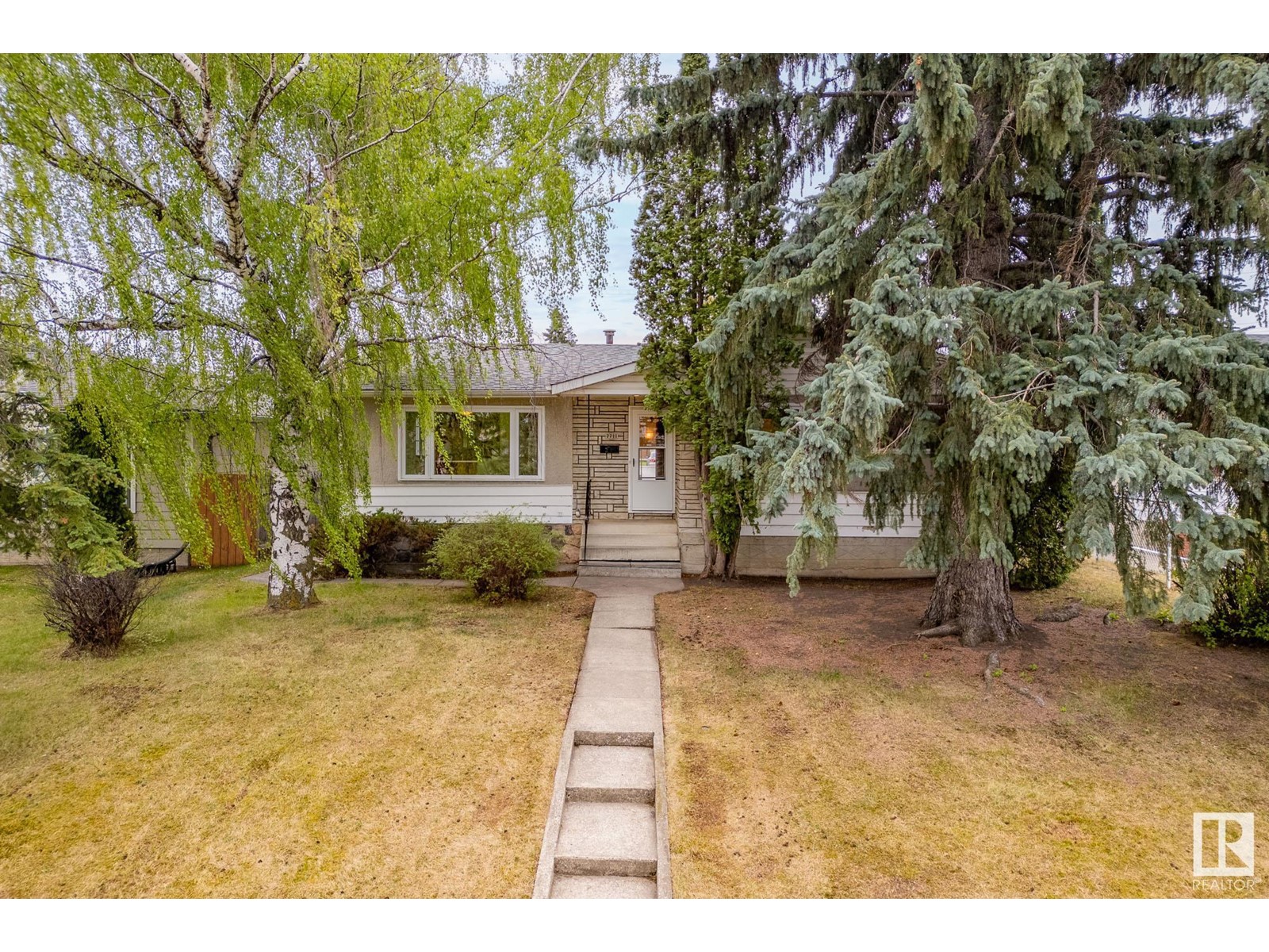 7711 106A AV NW