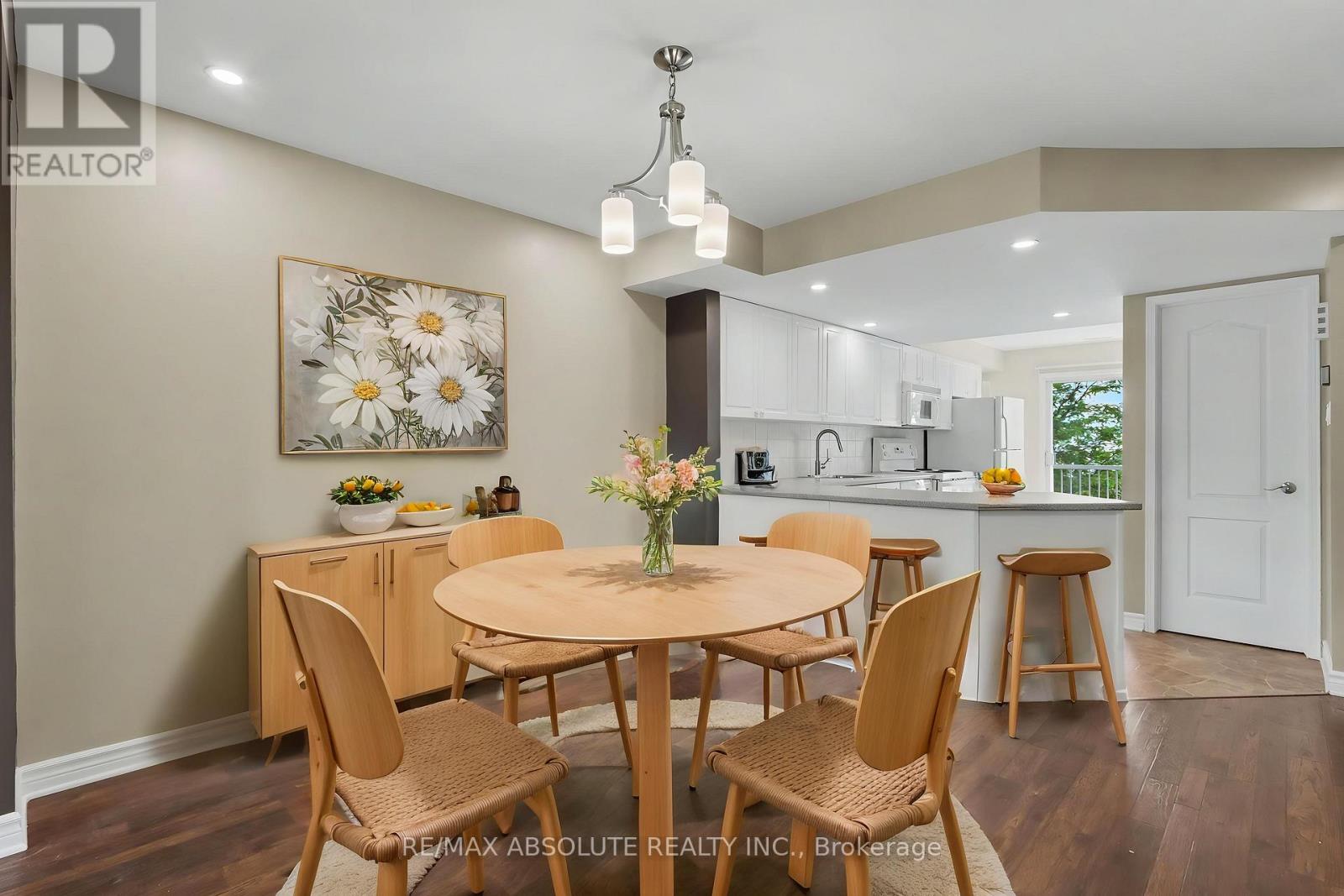 294 CRESTHAVEN DRIVE