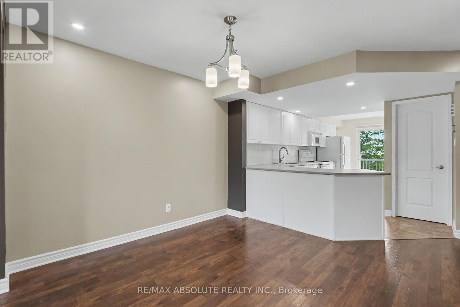 294 CRESTHAVEN DRIVE