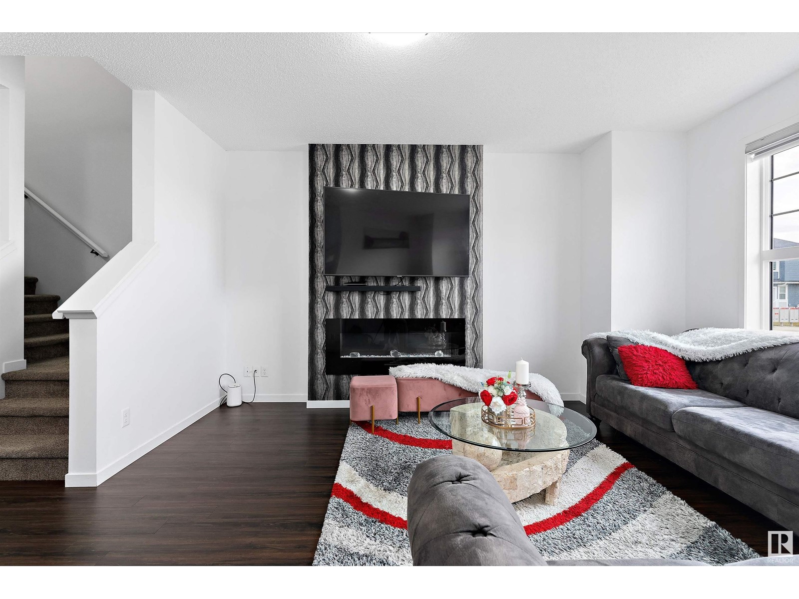 2031 52 ST SW