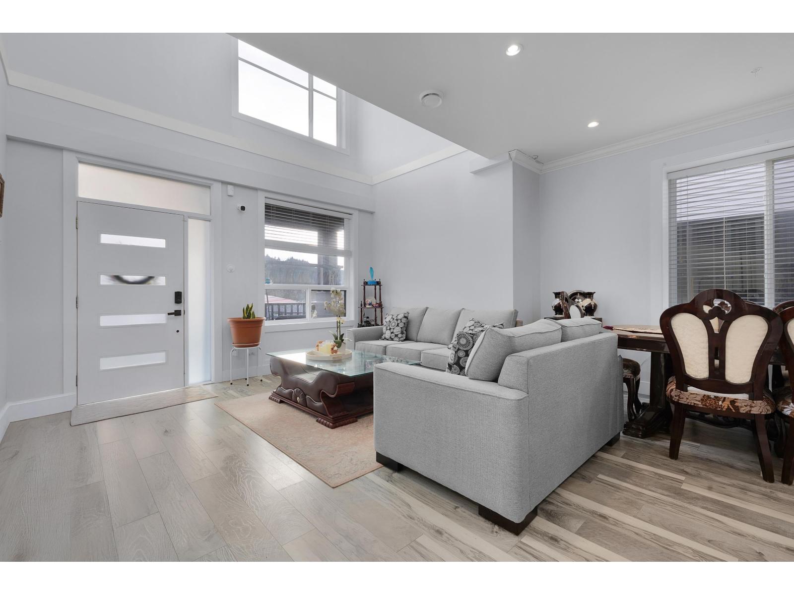 8524 FOREST GATE DRIVE|Eastern Hillsides