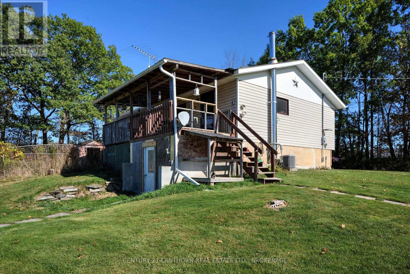 895 NINTH CONCESSION ROAD