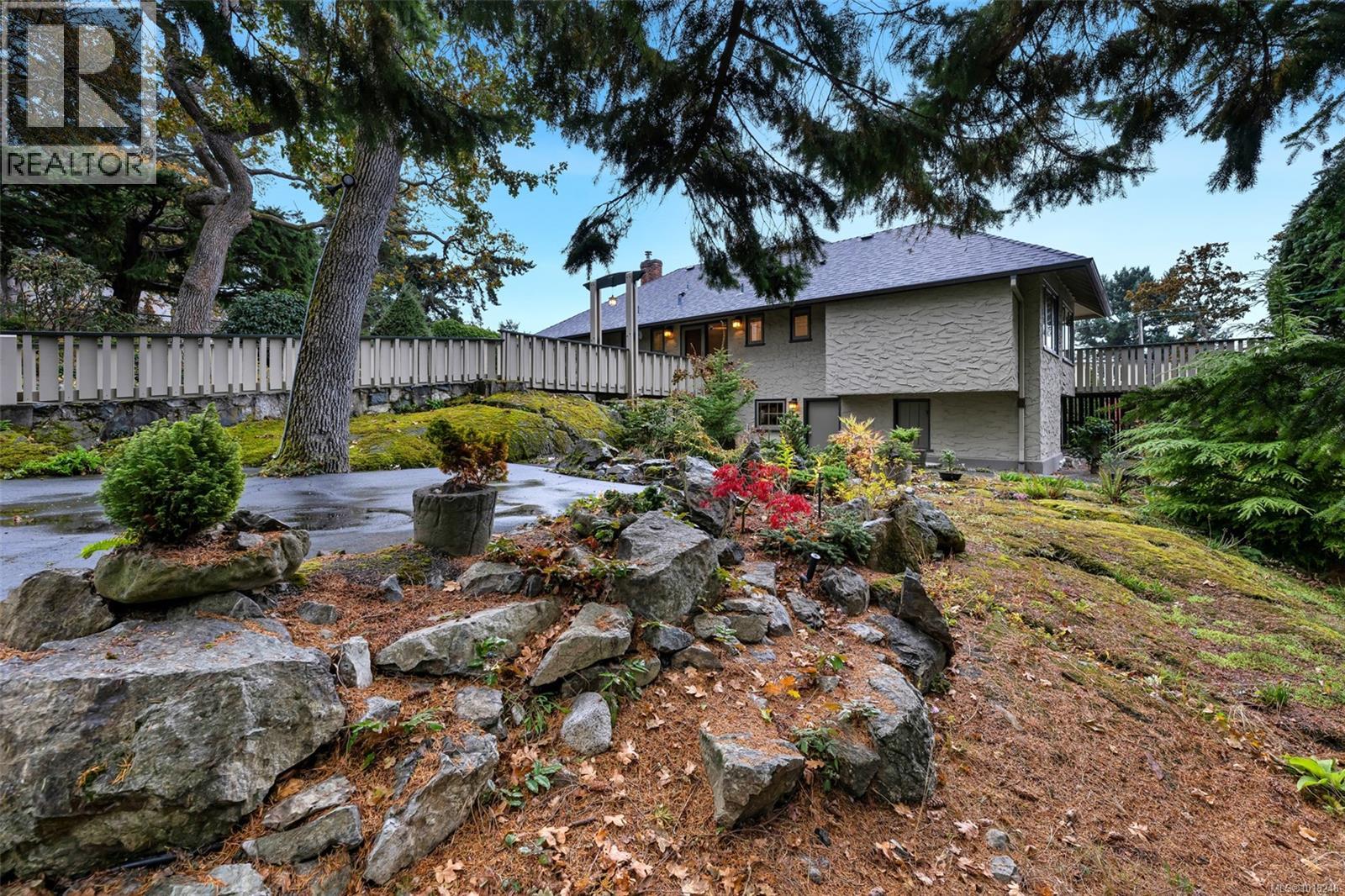 2850 Sea View Rd