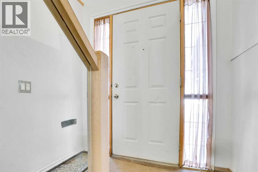 4764 Rundlewood Drive NE