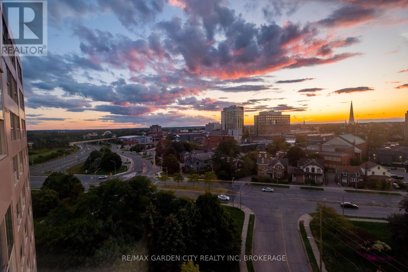 1111 - 7 GALE CRESCENT