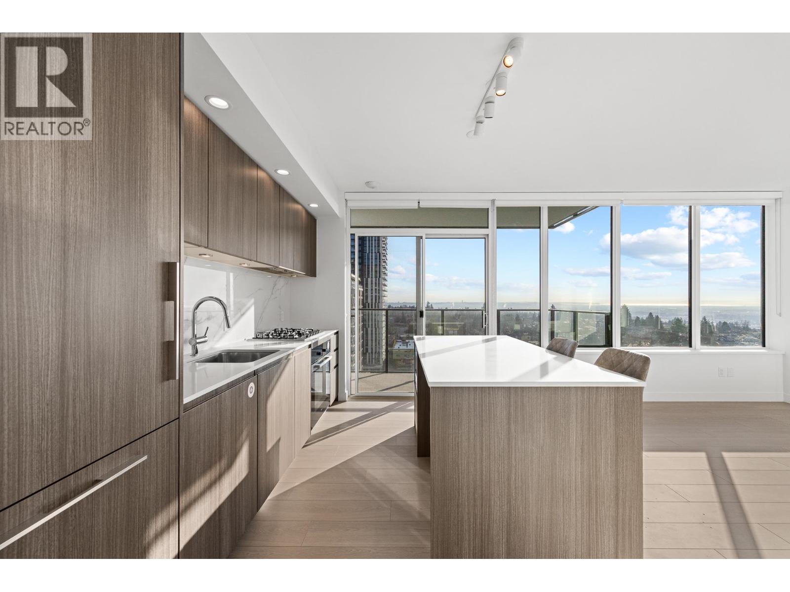 1204 6537 TELFORD AVENUE